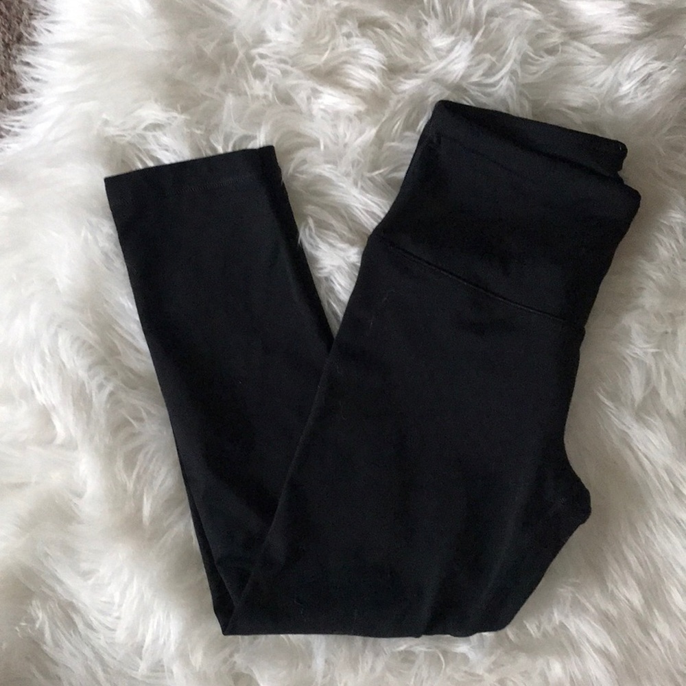Black yoga pants
